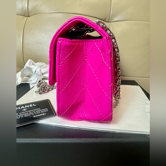 Pending xx CHANEL▪️19K 2.55 Mini Reissue Fuschia quilted goatskin - Picture 5 of 16